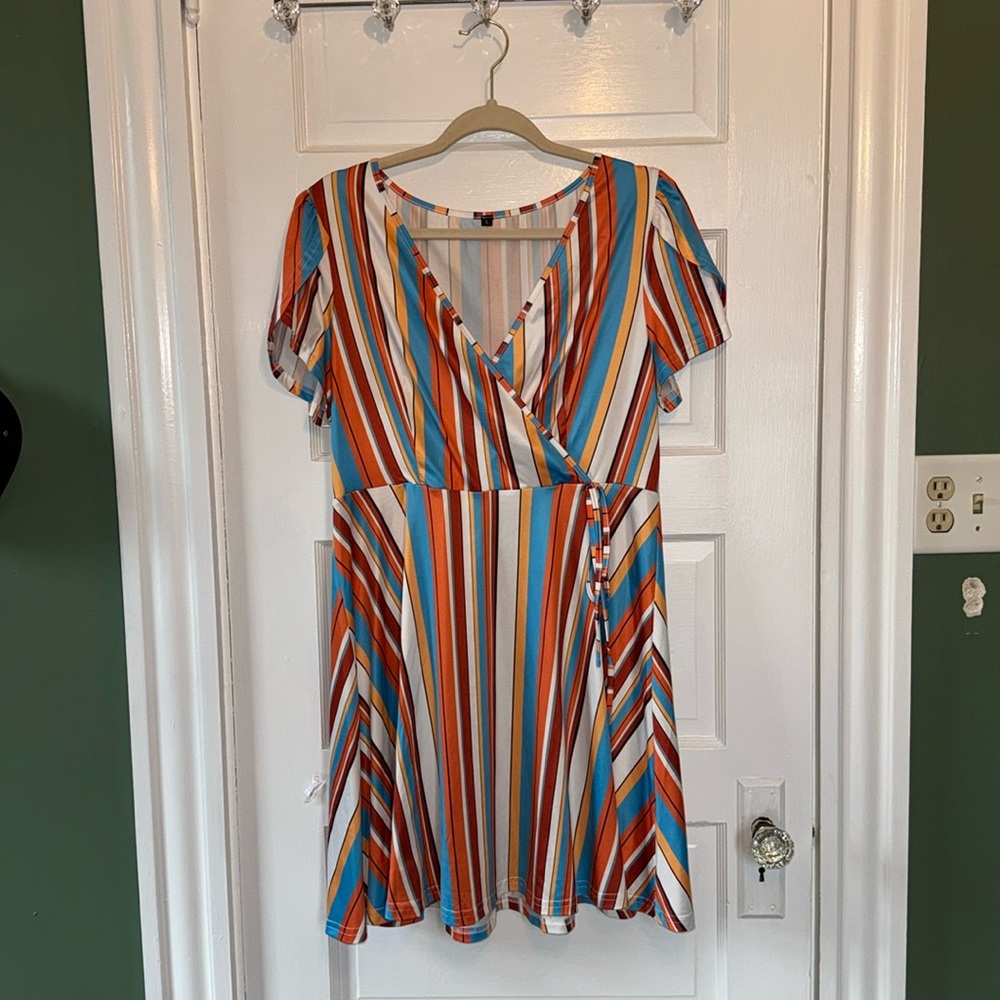 Size Large Skater Style Dress w/Faux Wrap